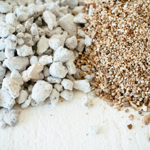 Perlite and Vermiculite - Hydroponic Growing Medium Perlite and Vermiculite - Hydroponic Growing Medium